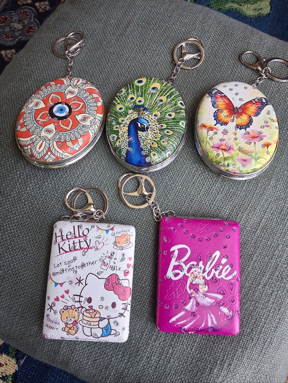 Mirror With Keychain - Picture 9 of 10